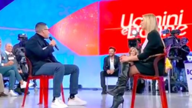 Uomini e Donne, per Veronica arriva Andrea: 'Dietro quegli occhi c'&egrave; un mondo da scoprire'