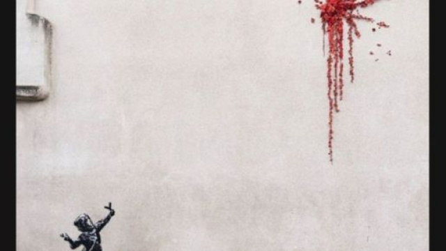 Bansky torna per San Valentino con una nuova opera: una bambina che colpisce Cupido.