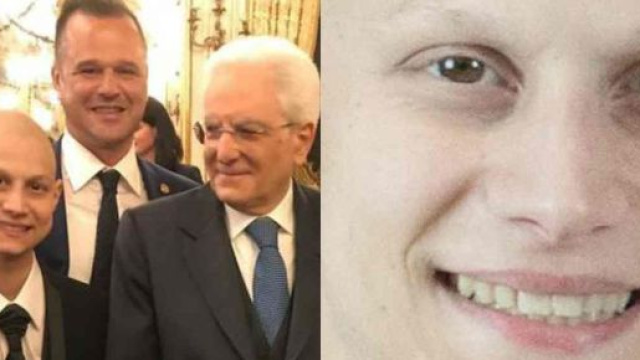 Steven Babbi sorridente insieme al presidente Mattarella.