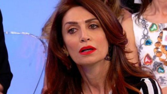 Uomini e donne over, spoiler registrazione 15 febbraio: Barbara attacca Gianni sulla Barale e poi piange.