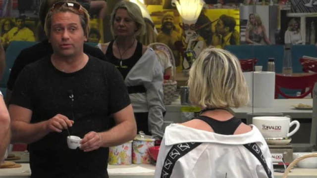 GF Vip, Patrick Ray Pugliese si difende con Licia: 'Nessuna spinta ad Antonella'