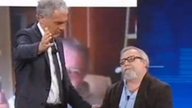 Massimo Giletti caccia l'ex BR Etro dallo studio di Non &egrave; l'Arena.