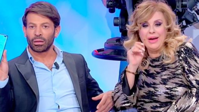 Uomini e Donne, Gianni contro Barbara: 'Per quanto riguarda la mia vita fatti i c... tuoi'