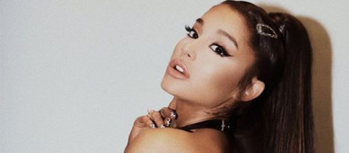 Famosos que foram muito criticados no come&ccedil;o da carreira. (Reprodu&ccedil;&atilde;o/Instagram/@arianagrande)