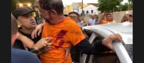 Cid Gomes &eacute; baleado ao tentar invadir batalh&atilde;o da PM com retroescavadeira. (Reprodu&ccedil;&atilde;o)