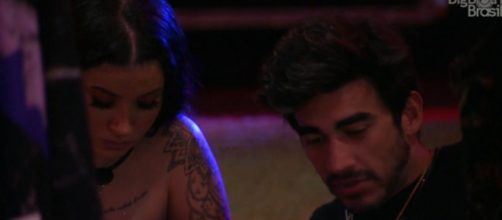 Guilherme fala com Bianca e Mari no 'BBB20'. (Reprodu&ccedil;&atilde;o/TV Globo)