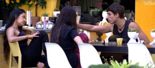 Felipe conversa com Flayslane e Bianca sobre Daniel no 'BBB20'. (Reprodu&ccedil;&atilde;o/TV Globo)