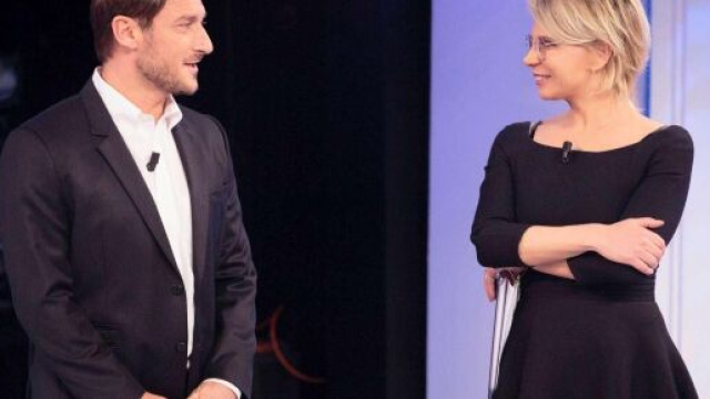 A C'&egrave; Posta per Te del 22 febbraio ospiti Francesco Totti e Massimo Ranieri