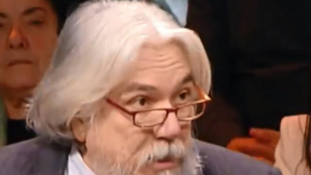 Alessandro Meluzzi terrorizzato dal coronavirus