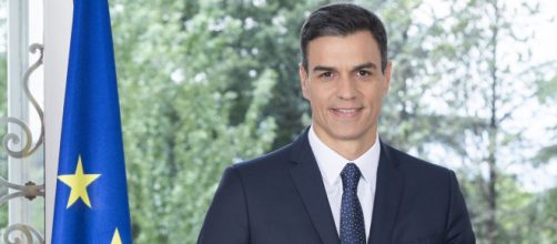 File:Pedro S&aacute;nchez P&eacute;rez-Castej&oacute;n (Oficial).jpg - Wikimedia Commons - wikimedia.org