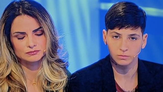 Marcella a C'&egrave; posta per te con la fidanzata, Miriam, per recuperare il rapporto con la madre.