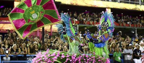 Mangueira desfilou neste domingo (23). (Reprodu&ccedil;&atilde;o/TV Globo)