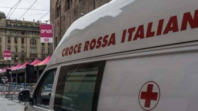 Alcuni truffatori si presentano come operatori della Croce Rossa Italiana per effettuare dei tamponi per il coronavirus.