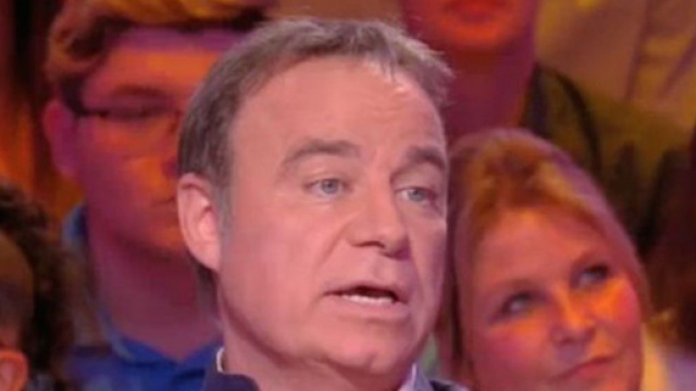 TPMP : Fabien Lecoeuvre fait des r&eacute;v&eacute;lations sur la chanson "Je te promets" de Johnny Hallyday. Credit : C8