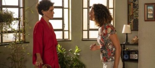 L&iacute;dia e Penha em cena da novela "Amor de M&atilde;e". (Reprodu&ccedil;&atilde;o/TV Globo)