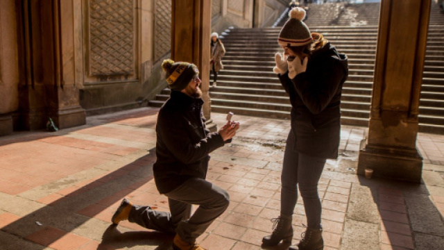 Le business du mariage est en plein boom, un homme a m&ecirc;me d&eacute;pens&eacute; 900 000 euros pour sa demande. Credit: Pexes/Caleb Oquendo