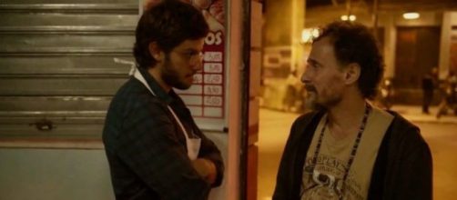 Durval revela a Danilo que Thelma tem um aneurisma. ( Foto: Reprodu;&aacute;o TV Globo)