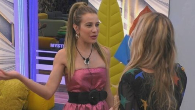 GF VIP: Clizia dichiara di avere una relazione fuori dalla casa.