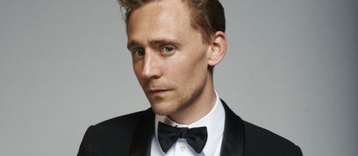 TOM HIDDLESTON KILLS A SWAN &middot; The Studio Exec - thestudioexec.com