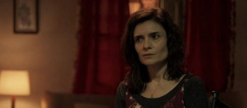 Leila faz de tudo para atrapalhar romance do ex-marido em 'Amor de M&atilde;e'. (Reprodu&ccedil;&atilde;o/TV Globo)
