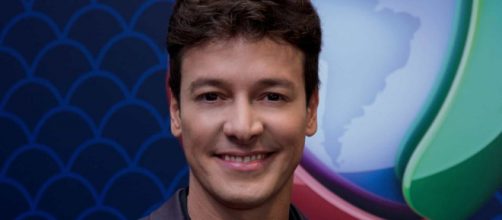 O apresentador Rodrigo Faro decidiu se internar para fazer exames de rotina. (Divulga&ccedil;&atilde;o/Record TV)