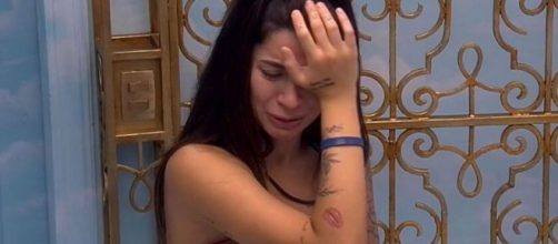 Bianca Andrade, a Boca Rosa, chorou no 'BBB20' depois de saber que sua imagem n&atilde;o est&aacute; t&atilde;o boa. (Reprodu&ccedil;&atilde;o/TV Globo)