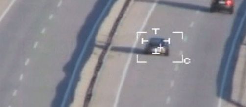 Helic&oacute;ptero de la DGT cazando a un coche