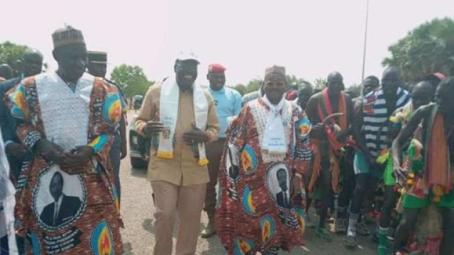 Les Ministres Mounouna Foutsou et Ibrahima Talba Malla (c) Minjec