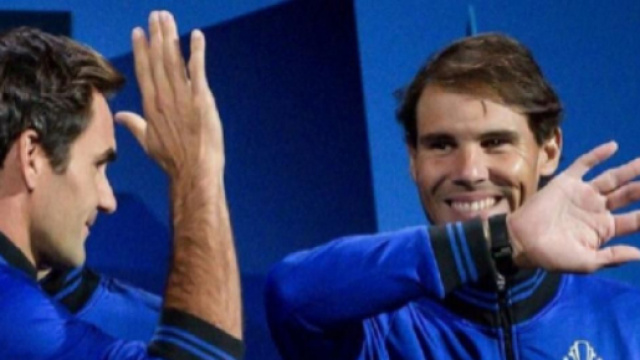 Roder Federer e Rafa Nadal in un momento della Laver Cup 2019.