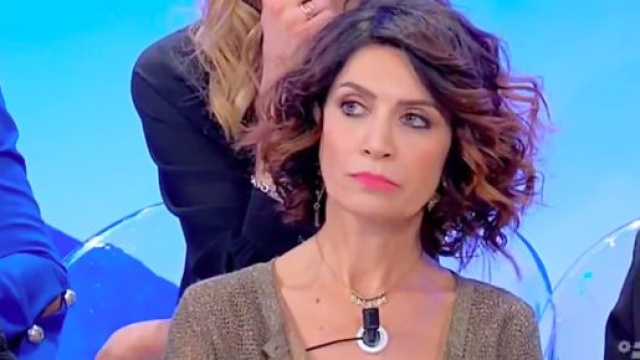 U&D, Barbara chiude con Marcello e gli tira una scarpa: 'Via dalla mia vista'