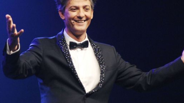 Sanremo: alta tensione dietro le quinte dell&rsquo;Ariston tra Fiorello e Tiziano Ferro.