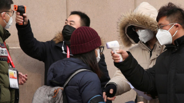 Coronavirus, medici al lavoro per contrastare il contagio e scoprire un vaccino.