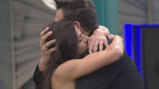 GF Vip 4, Serena gela Pago: 'Io non sono per il matrimonio'.