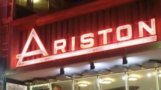 Il teatro Ariston di Sanremo dove si svolge il Festival.