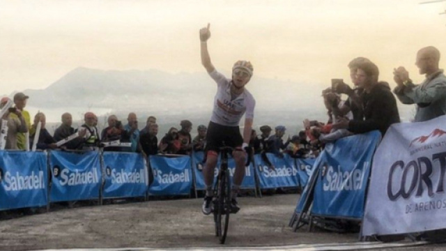 Tadej Pogacar vince la quarta tappa della Volta Valenciana.