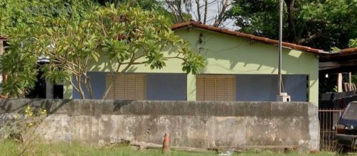 No endere&ccedil;o passado pela mulher, estava apenas a crian&ccedil;a. (Reprodu&ccedil;&atilde;o/TVCA)