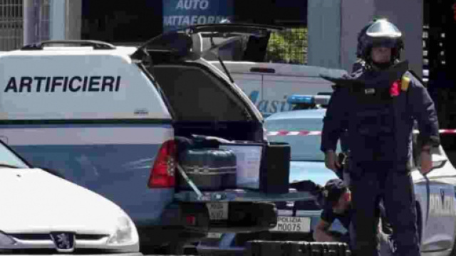 Roma, pacchi incendiari: individuata la quinta busta esplosiva.