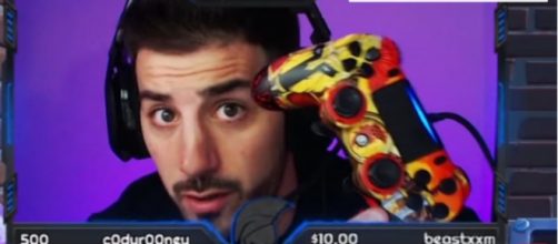 Nickmercs hitting back on 'Fortnite' pros. [Image source: thatdenverguy/YouTube]