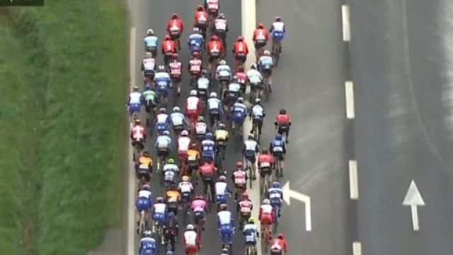 La spallata che &egrave; costata una multa a Sam Bennett