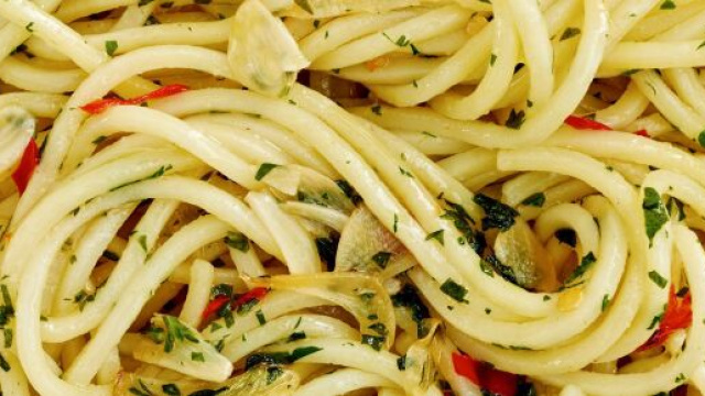 Pasta Aglio, Olio e Peperoncino Recipe - NYT Cooking | Olio recipe ... - pinterest.cl