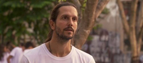 Davi sofrer&aacute; com mais uma arma&ccedil;&atilde;o de seu inimigo em cenas de "Amor de M&atilde;e". (Reprodu&ccedil;&atilde;o/TV Globo)