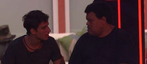 Em festa do reality show, Babu diz para Prior que Daniel &eacute; um 'viadinho'. (Reprodu&ccedil;&atilde;o/ TV Globo)