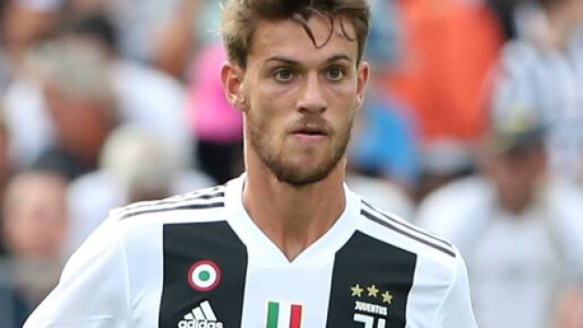 Coronavirus, positivo Rugani della Juve: in isolamento i bianconeri e l'Inter
