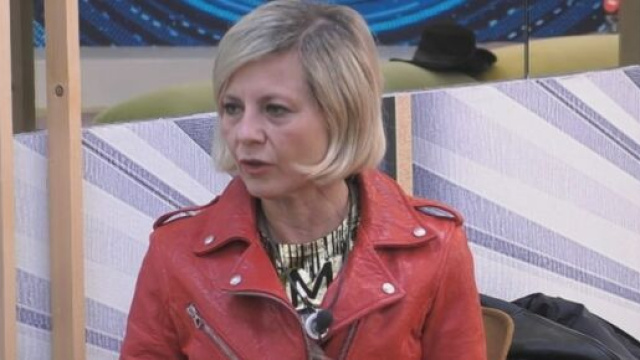 GF VIP, su Twitter chiedono la squalifica della Elia dopo le frasi contro la Marini: "Le tolgo lo scalpo e lo appendo in camera'.