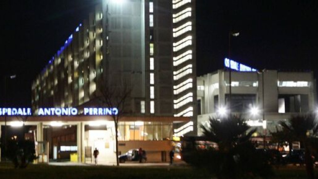 Brindisi, ruba mascherine e medicinali dall'ospedale Perrino: arrestato dipendente dell'Asl.