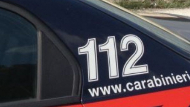 Ferrara, misterioso ritrovamento del corpo di un giovane nigeriano in strada.