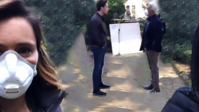 Un posto al sole, Viola (Ilenia Lazzarin), Patrizio (Lorenzo Sarcinelli), Raffaele (Patrizio Rispo) e Marina (Nina Soldano)