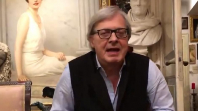 Vittorio Sgarbi denunciato da Burioni e altri scienziati