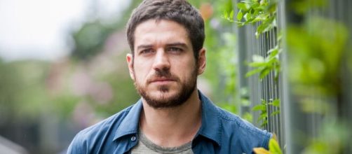 Marco Pigossi n&atilde;o renovou o contrato com a TV Globo e assinou com a Netflix. (Reprodu&ccedil;&atilde;o:TV Globo)