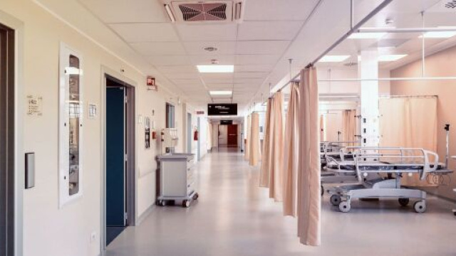 Coronavirus, il racconto di un infermiere: 'Sembra si spengano i polmoni'